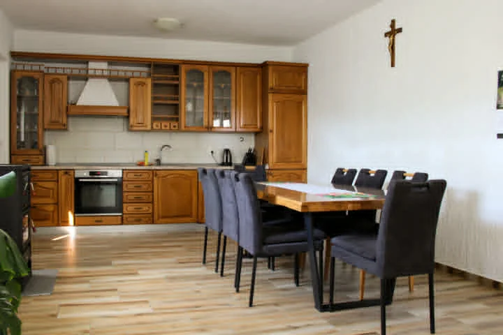 Apartman Kristina — Kuhinja i blagovaonica